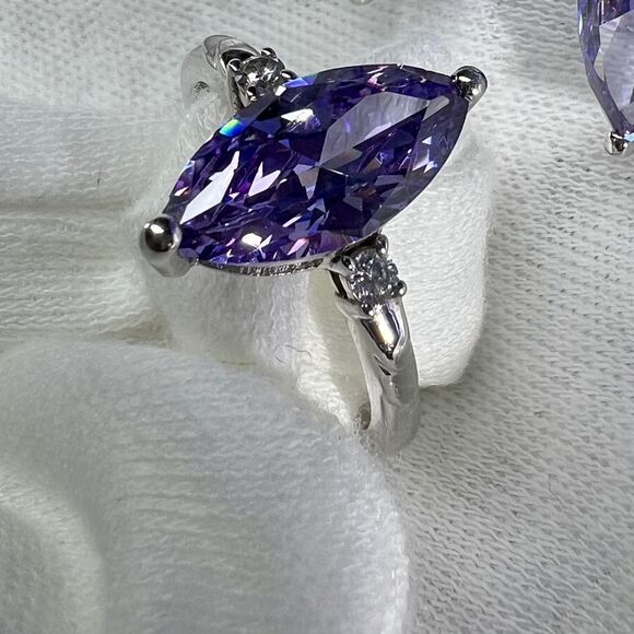 Bella Luce Ring, Lavender and Diamond Cubic Zirconium in Sterling Silver, Size 9 - Picture 7 of 9